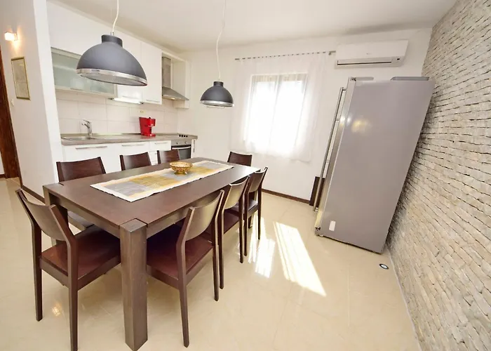 Sofija By Interhome * 포블랴