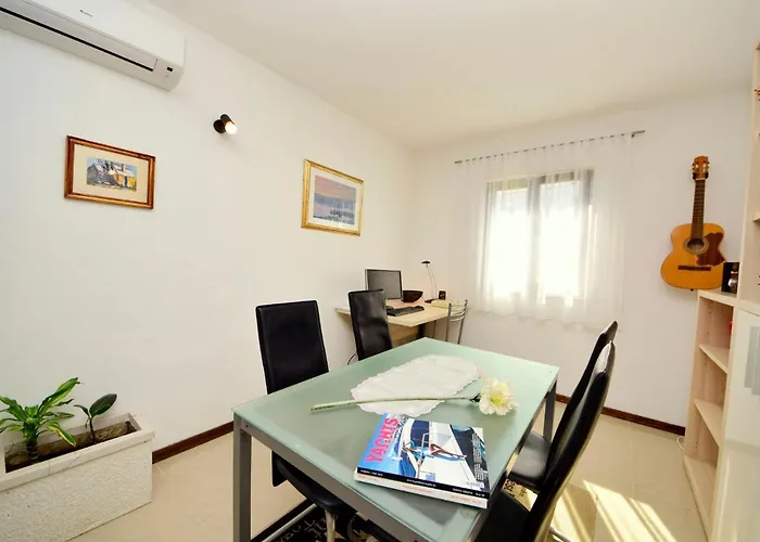 펜션 Sofija By Interhome 포블랴